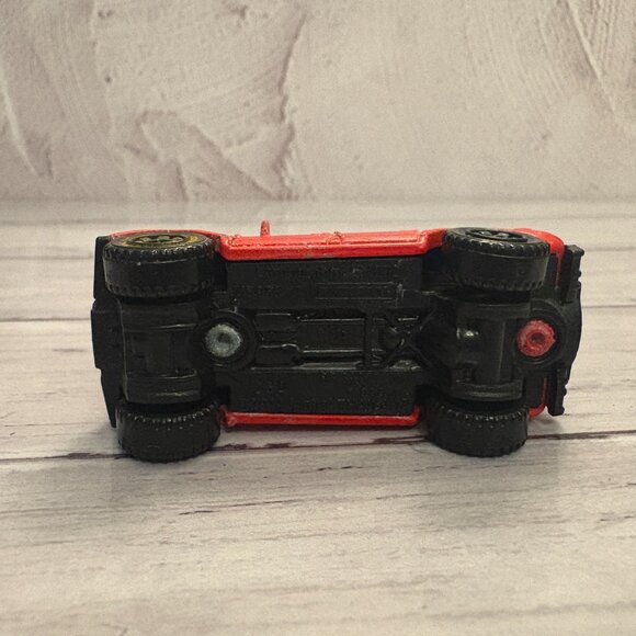 Matchbox Lamborghini LM002 Red MB956 Diecast 1:64 Truck Car Loose (SKU: 323TO) - Picture 5 of 7